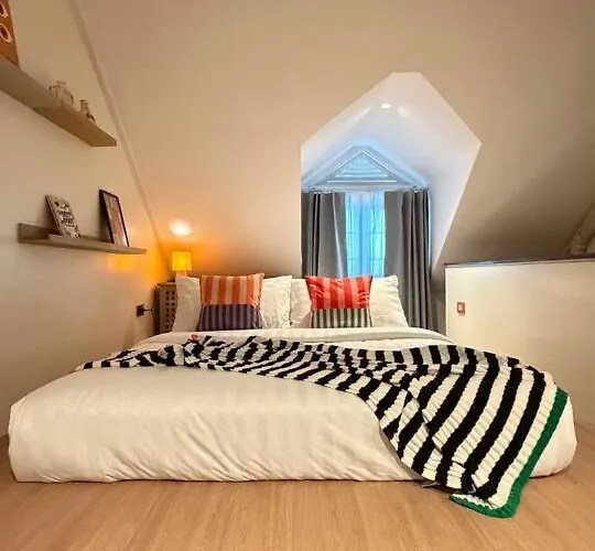 Nueng Rana Twin 2 Private Homes Yaowarat